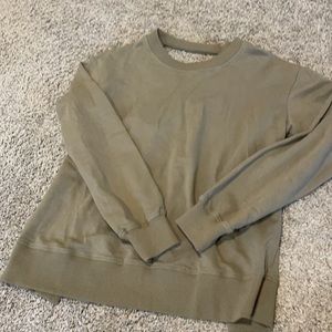 Sweatshirt with super cute open back